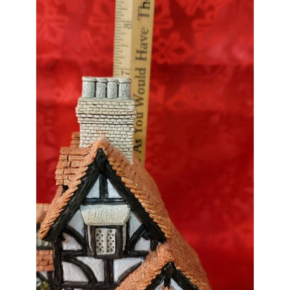 David Winter Cottages Squires Hall 1985